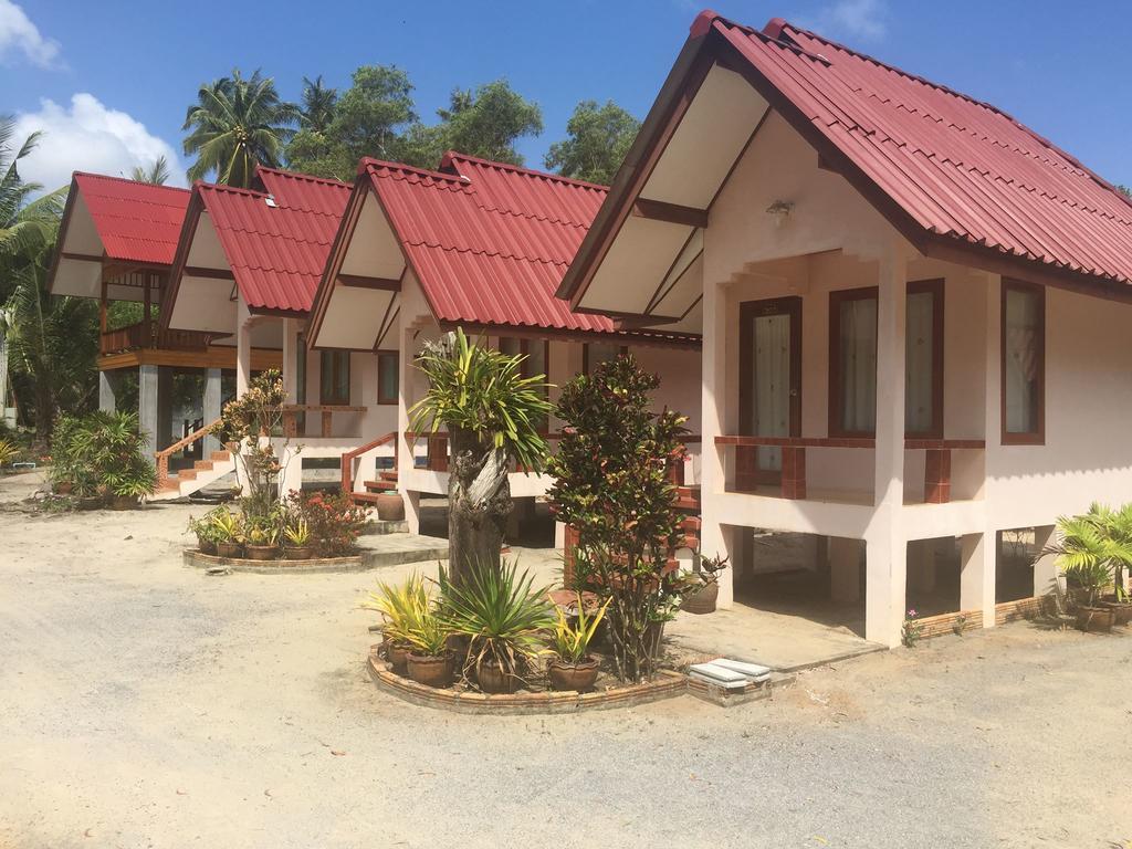 Hotel Phuphat Beach Khanom Exterior foto