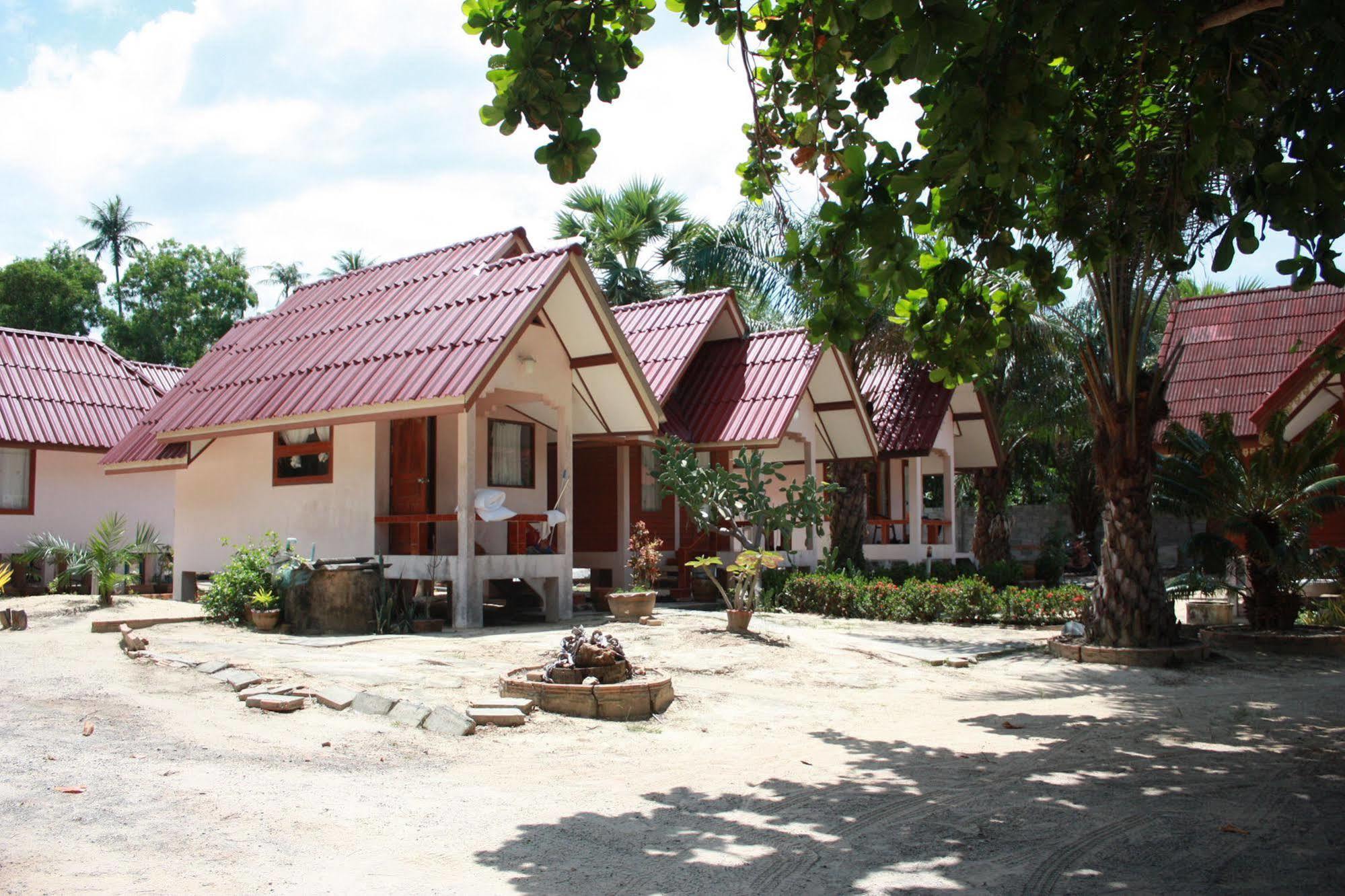 Hotel Phuphat Beach Khanom Exterior foto