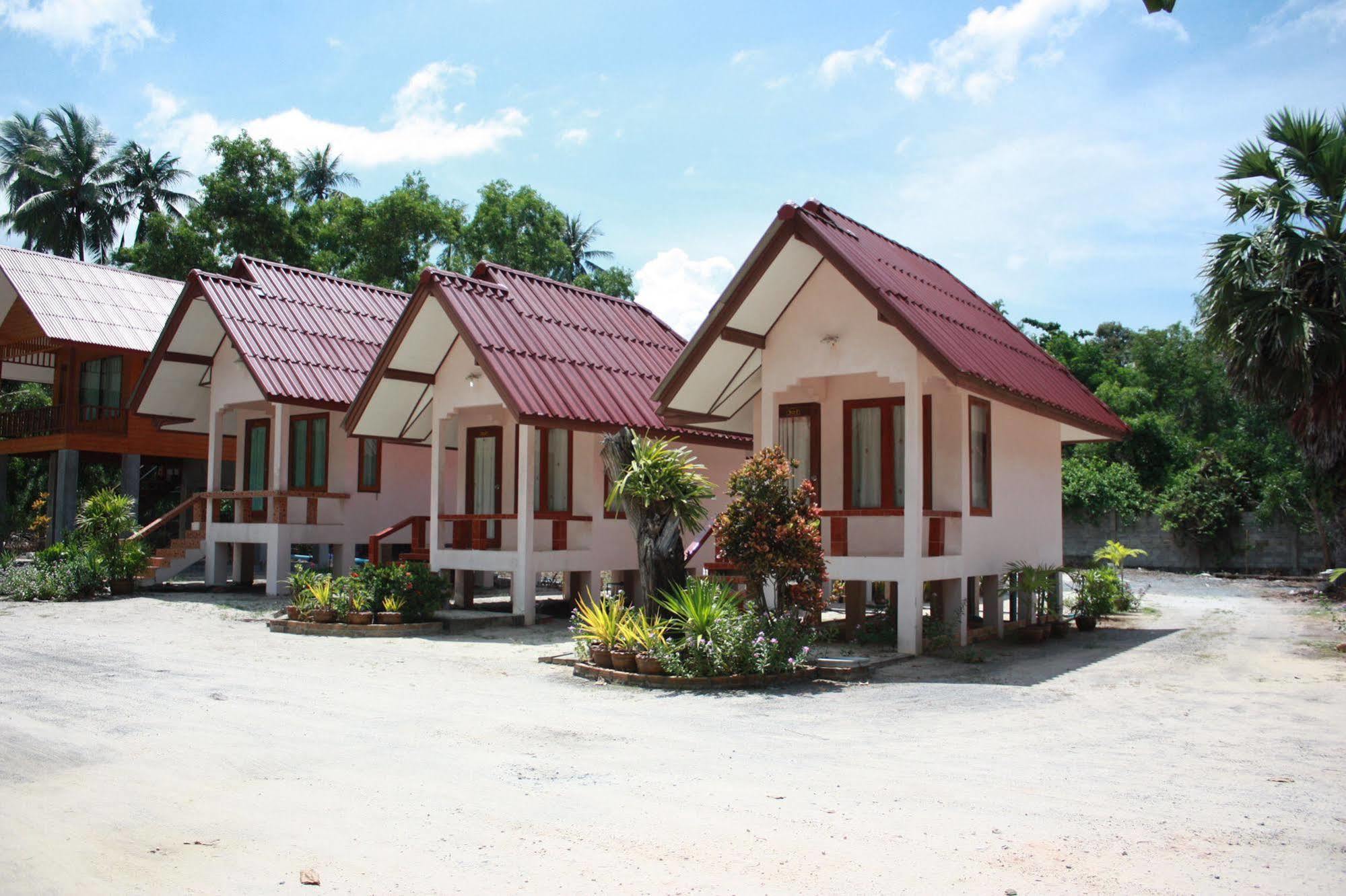 Hotel Phuphat Beach Khanom Exterior foto