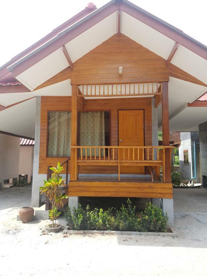 Hotel Phuphat Beach Khanom Exterior foto